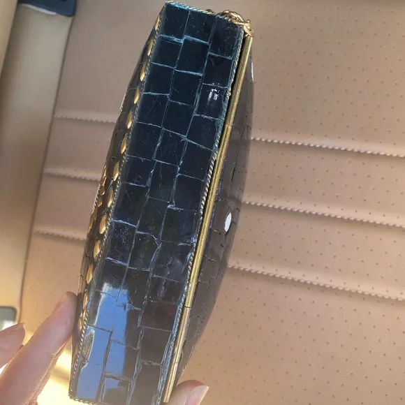 Elegant Black and Gold Clutch - Picture 6 of 6